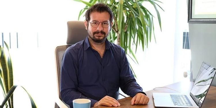 Candan Mezili